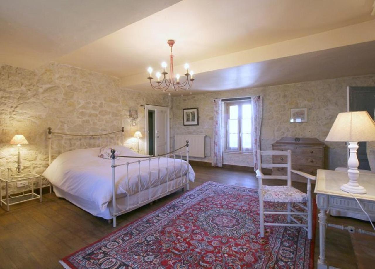 Chambre D'Hotes Spacieuse, Salle De Bain Privative Saint-Michel-de-Fronsac Eksteriør billede